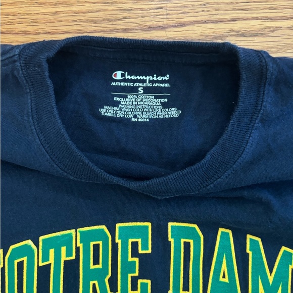 Champion Notre Dame Tshirt Women’s Small Blue Logo Shirt Collegiate NCAA Top - Picture 2 of 5